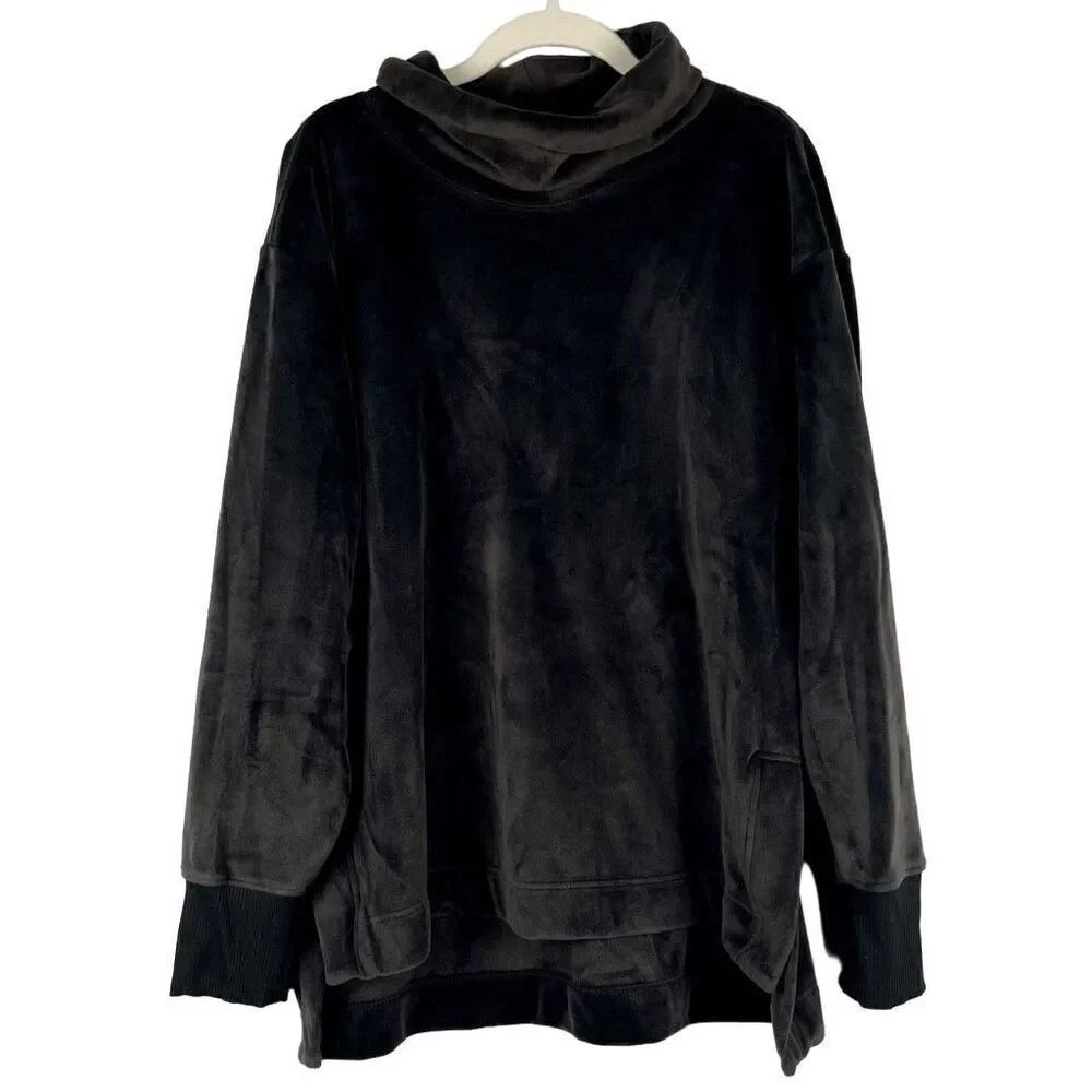 Athletic Works Women’s Black Athleisure Velour Top 16-18
